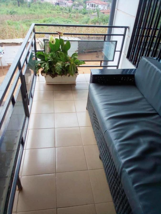 Appartement 2 Chambres Residence Avec Piscine Yaoundé Dış mekan fotoğraf